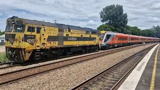 19/01/26 SSR NRF Transfer Train 8571 passing High Street