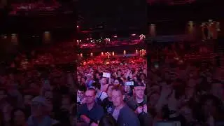 The audience sings the Swedish entry in Eurovision 2025 