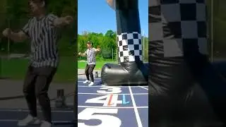 देखिए कौन जीता | Noah Lyles Beats Black Panther Robot! 🏃&zwj;♂️🤖 | #shorts