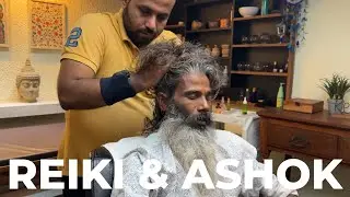 Traditional Barber Ashok receiving gentle head massage from Reiki Master ! Asmr Massage