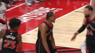 Scottie Barnes blocks Yang and Love to force a shot clock violation at the end of the 4th quarter