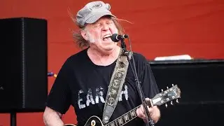 Meet Neil Young&rsquo;s Wife Daryl Hannah: Love, Music & Activism Journey