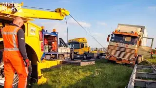 BERGING :  Vrachtwagen crasht na klapband op snelweg (Scania 112M) 🚚