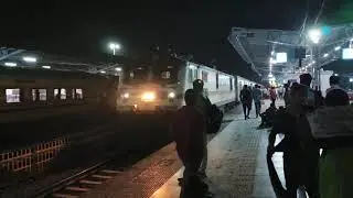 12922 Flying Ranee SF arriving Udhna Jn. Crossing 19033 Gujrat Queen.