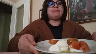 MUKBANG - ready-made rice arancini + mozzarella and tomatoes