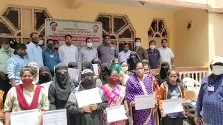 Mumtaz Khan Distributes New Ration Cards In Old City | HYD NOW | 27-07-2021