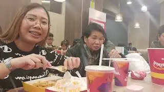 Jollibee lunch time/ w my Friend  Milan 11/3/22