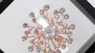 FloatingJewel&trade; Jewelry Display Stand