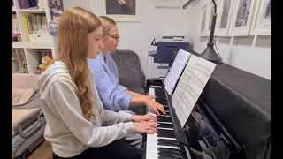 Kwiaty polskie (piano duet) Polskie pieśni patriotyczne i żołnierskie / ar. Joanna Bernat