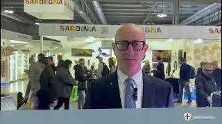 Артиджано на выставке Fiera: советник Кукуредду перерезает ленточку на стенде регионального прави...