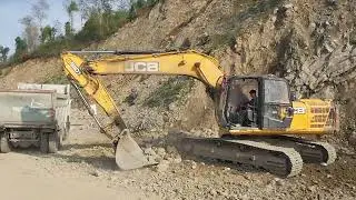 Jcb loading stone in truck - JCB Video - JCB 220 LC #excavator #jcb #dozer #construction