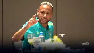 Neymar try to calm down Casemiro
