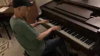 Ben Flint plays boogie woogie - Saw Her Standing There