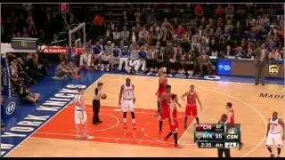 :} Fan at the Knicks Bulls game gets ejected for heckling players- Crowd turns on him