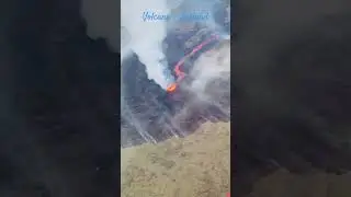 #volcano #iceland #flyover #travel #shorts #youtubeshorts