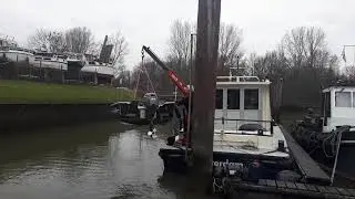 HMF handy 150 op oud werkschip