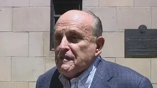 NYC grocery store worker slaps Rudy Giuliani