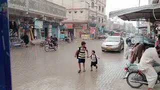 After a light drizzle in the city, heavy rain has begun, so enjoy it in your area wherever you are.