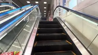 ケーズデンキ オーツーパーク稲毛店　エスカレーター