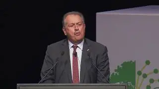 Dow CEO Andrew Liveris talks chemistry, business and politics