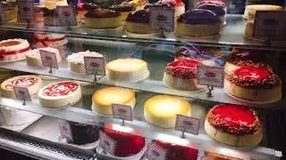 Junior&rsquo;s Cheesecake Near Times-square