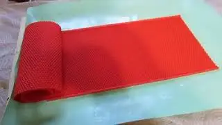 вощину с помощью недорогой силиконовой матрицы сделать просто - работа на пасеке в декабре