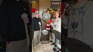 Gong Time - Hudson с участием Чада Смита и других музыкантов, играющих на коровьем колокольчике!