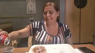 Lanchando no restaurante café da manhã coreano, tudo de bom. 😊