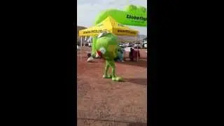 Globo Dancing to Kwaito