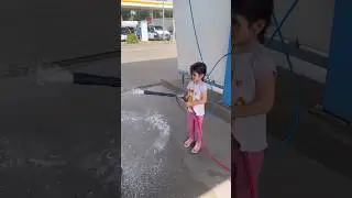 Emilia eskaliert in der Waschanlage 🫶🤷&zwj;♀️