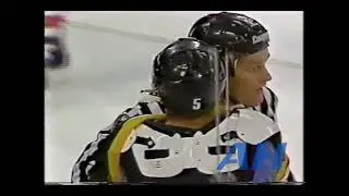 NHL Nov. 8, 1992 Chicago Blackhawks v Pittsburgh Penguins (R) Jeremy Roenick v Ulf Samuelsson