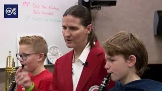 Учительница музыки из начальной школы Majestic Elementary отправится на парад роз в новогодний день.