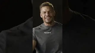 Alan Ritchson reads WILD fan tweets 😅 #Reacher #Shorts #AlanRitchson