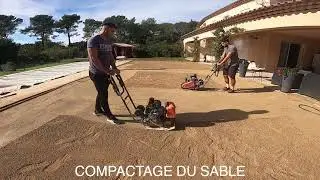 R&eacute;alisation de 130m&sup2; de gazon synth&eacute;tique 40mm naturel et r&eacute;aliste &agrave; Fayence dans le Var