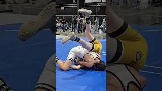 When your sister is working the table? 🤔 #wrestling #martialarts #sparring #usawrestling #shorts