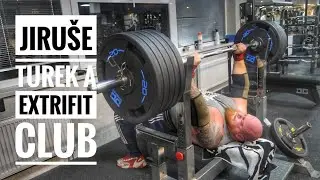 250 kg na benč, Turkovy z&aacute;da a pěkn&yacute; holky z Extrifit Clubu
