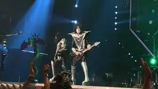 Kiss Montreal August 16 2019 - Cold Gin