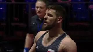 BRONZE FS - 86 kg: I. SAMUSONOKS (LAT) v. S. JEZIERZANSKI (POL)