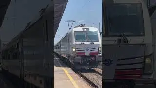 M&Aacute;V egyik leg&uacute;jabb b&eacute;r Vectronja &eacute;rkezik a Muntenia IC-vel a Keletibe