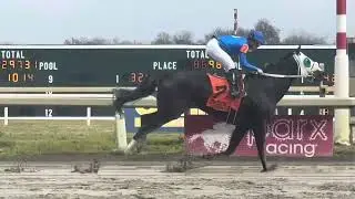 Roman Goddess & jockey Julio Hernandez won Wednesday&rsquo;s 3rd race by open lengths