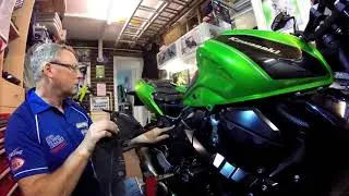 Kawasaki Z750 spark plug change