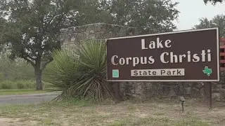 Holiday light drive-thru shines at Lake Corpus Christi despite low water
