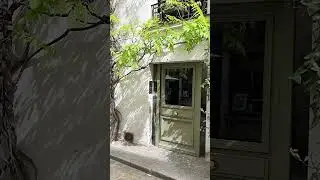 Passages & hidden alleys of Paris. Here&rsquo;s one in the Bastille.