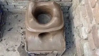 কেরেডের উপর মাটি দিয়ে উনুন তৈরি।