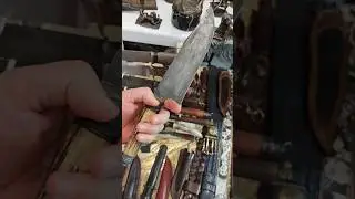 Большой Нож Боуи стилизация под Антиквариат стенд ArtClub.Moscow Выставка Арсенал 2025