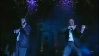 Violinisti in jeans e i Fuochi d'articio