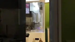 Getting frozen yogurt from a robot￼