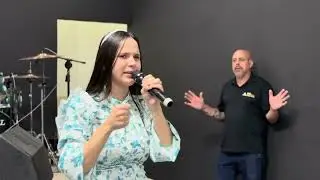 Que forte 😭🙌🏻🔥 Meu Deus 🥹 ministração de louvor -Ruth Martins 