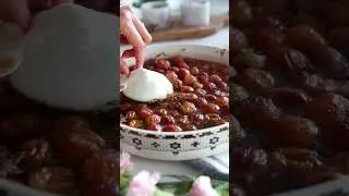 Elegant party appetizer - roasted grapes with hot honey burrata  #appetizer #burrata #partyfood