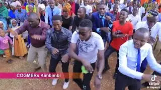 M.C Max Jay leads youths in a powerful praise session in Kimbimbi.You don't wanna miss this one out.